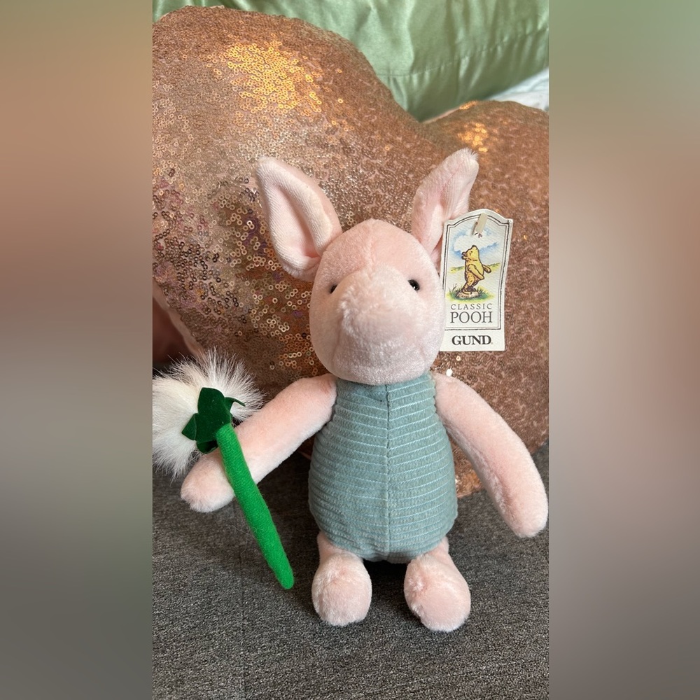 NWT Vintage Gund Disney Pooh Piglet Plush Stuffed Toy holding a wish.
